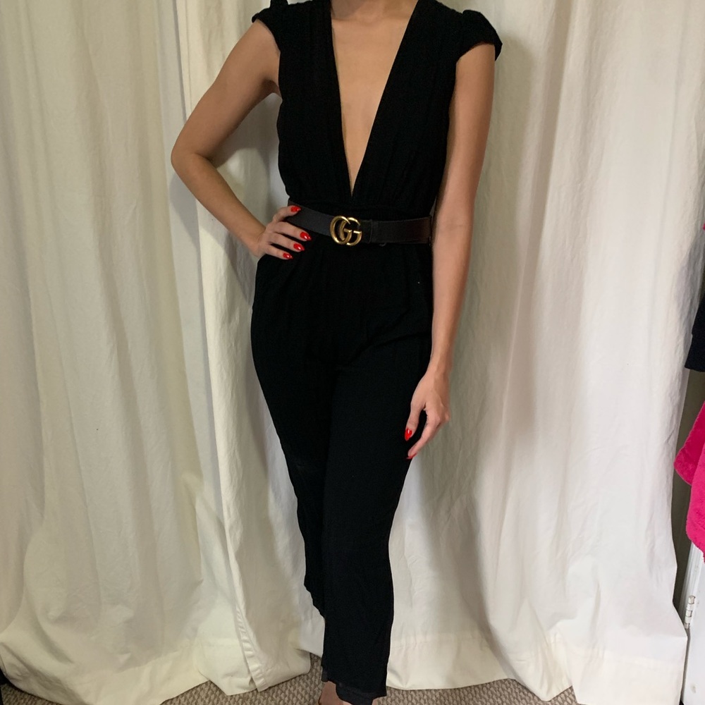 BLACK V NECK JUMPSUIT
